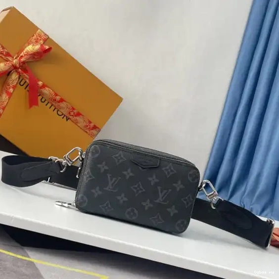 LOUIS Wearable VUITTON Wallet Alpha 0527